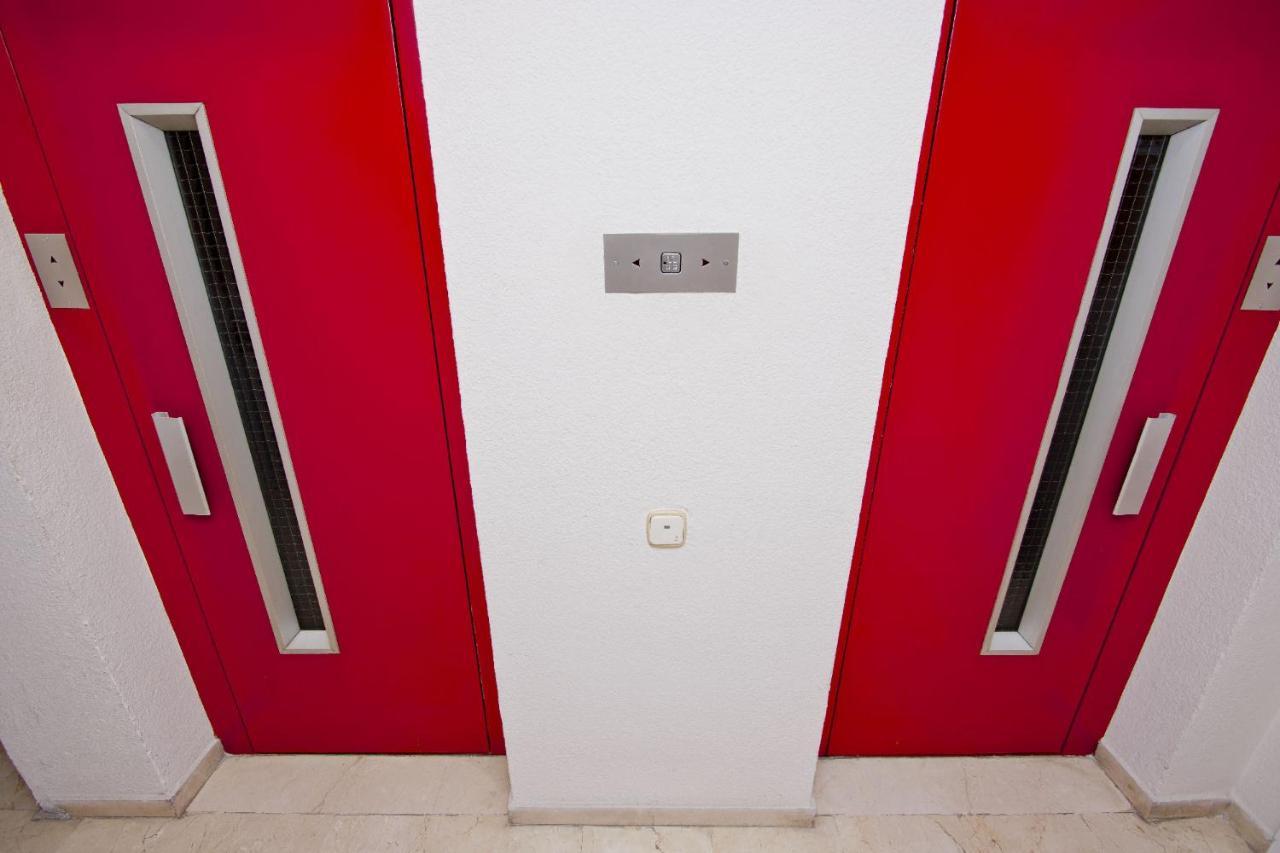 Barcelona City North Hostal Dış mekan fotoğraf
