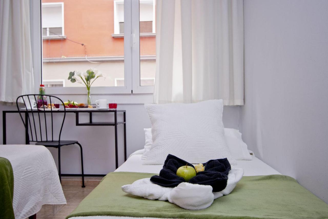 Barcelona City North Hostal Dış mekan fotoğraf