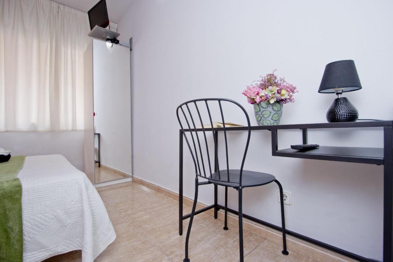 Barcelona City North Hostal Dış mekan fotoğraf