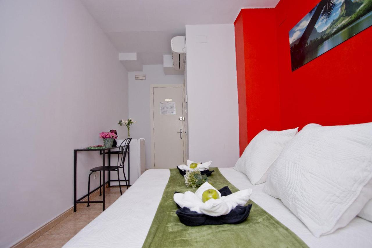 Barcelona City North Hostal Dış mekan fotoğraf