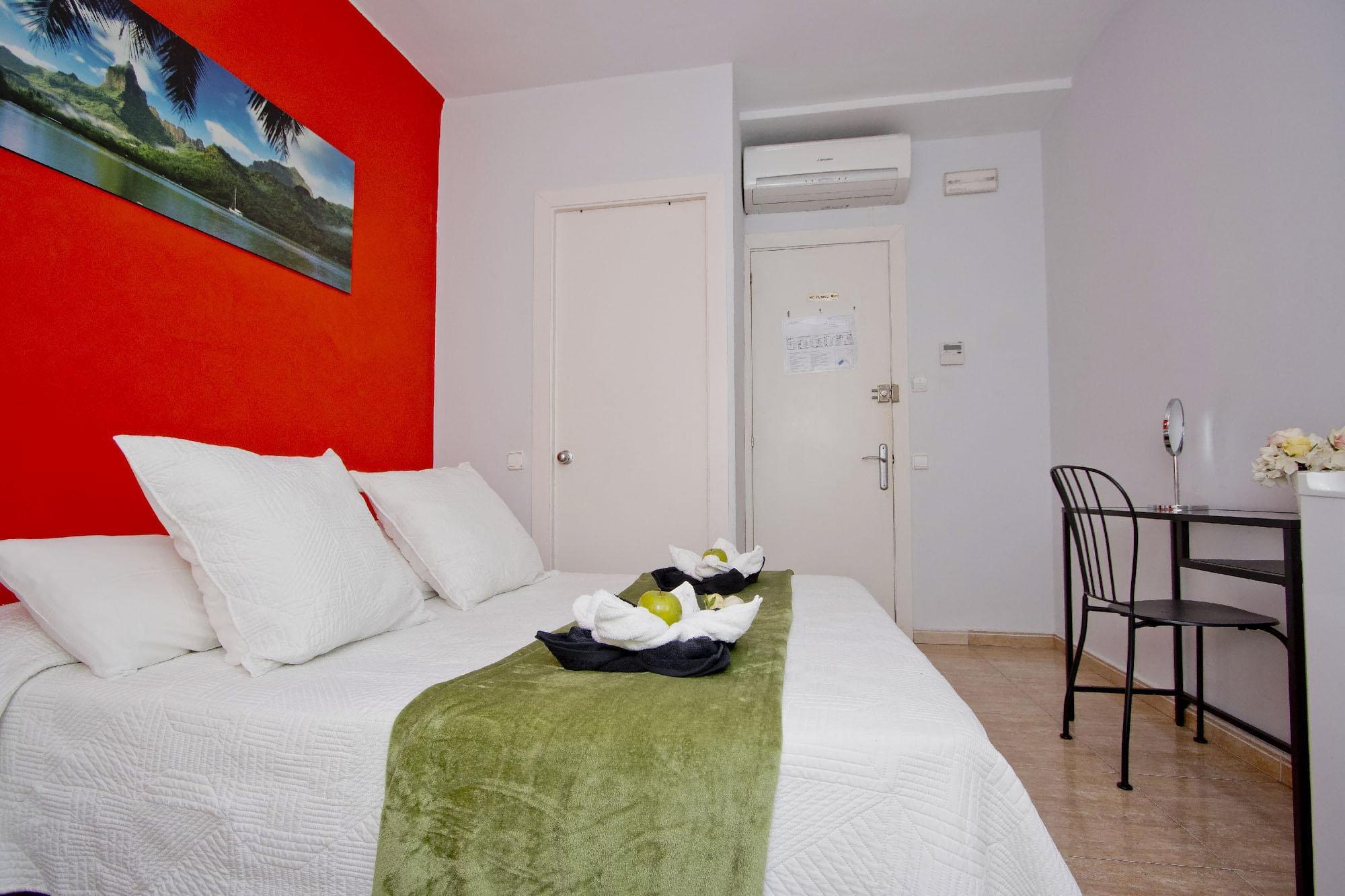 Barcelona City North Hostal Dış mekan fotoğraf